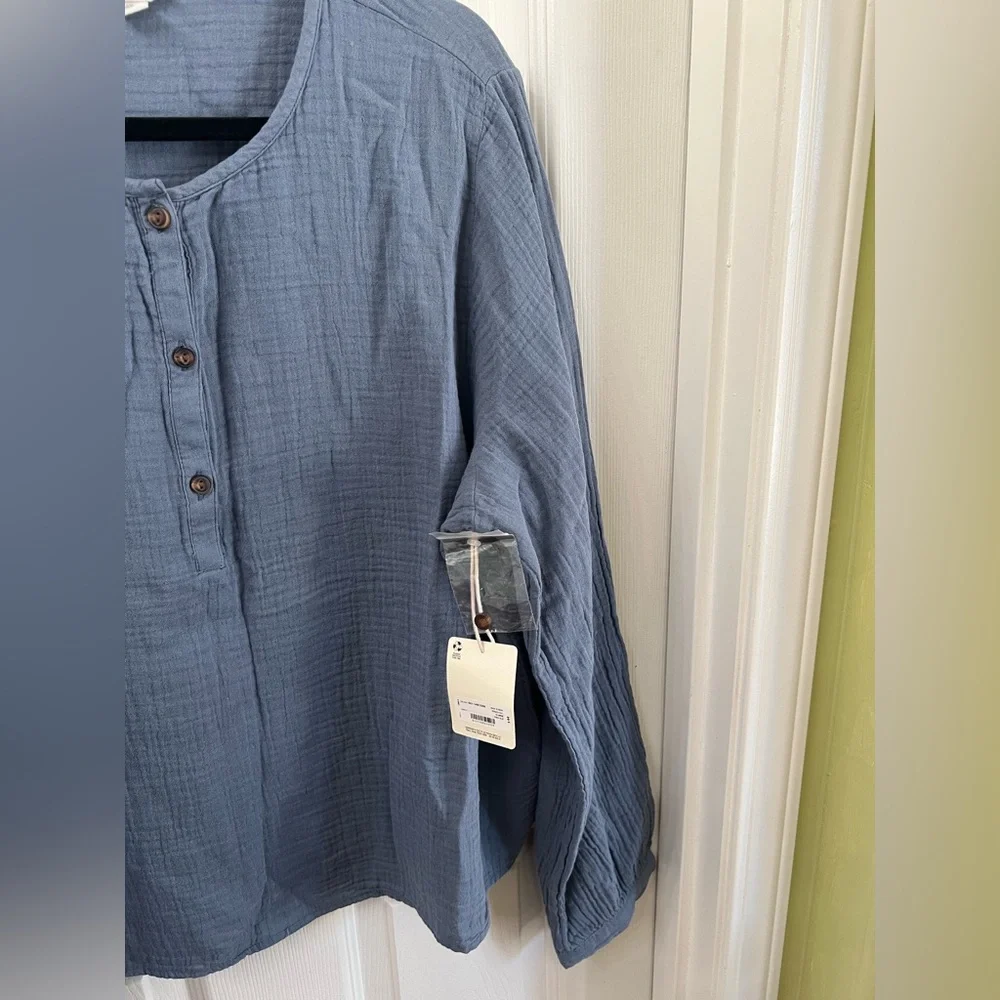 NWT a.n.a peasant top…blue…size XL. - Picture 5 of 9